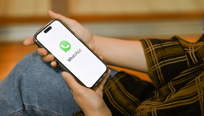 Descubra Como Baixar o WhatsApp GB no iPhone