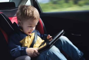 Tablets para Entreter Seu Filho Durante Viagens de Carro