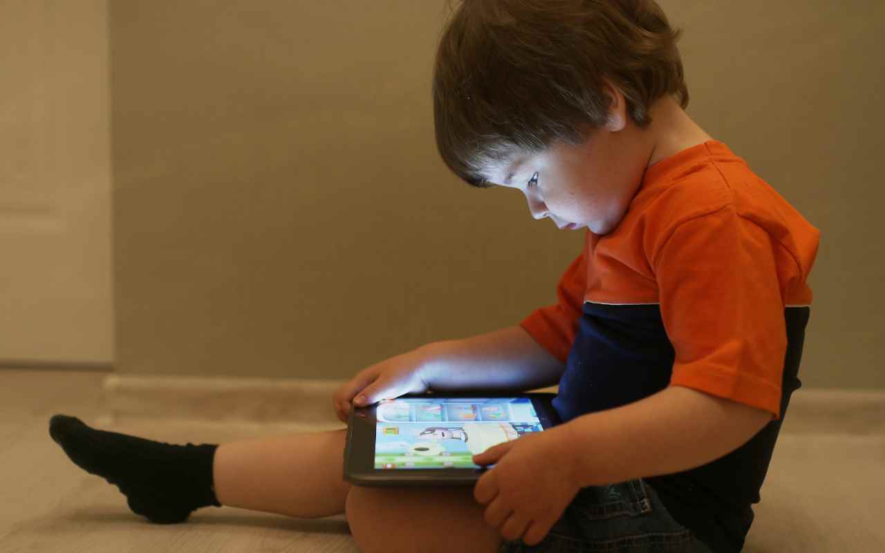 O Uso Excessivo de Telas e o Desenvolvimento Infantil